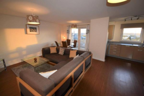 Pinnacle 3 - City Centre 2 Bedroom 2 Bathroom Apartment - with Balcony, Free Parking, Fast Wifi and Smart TV, Northampton